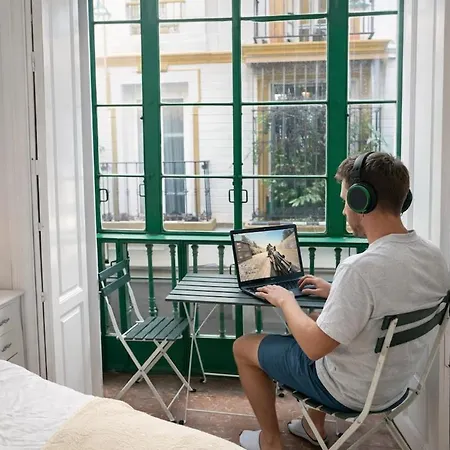 Centro Ciudad Giralda Parejas Teletrabajo Familias Siviglia